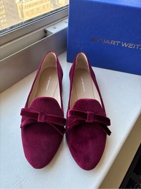 Stuart Weitzman Reese Bordeaux Velvet Bow Loafers, size 6